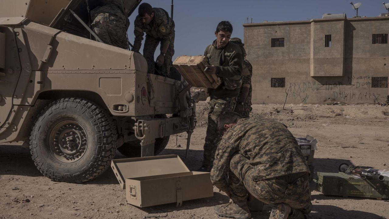 YPG SDF special forces getting ready for #Hajin offensive.
Syria, around Hajin - October 30, 2018