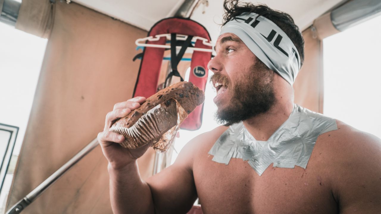 Edgley consumed up to 15,000 calories every day. 