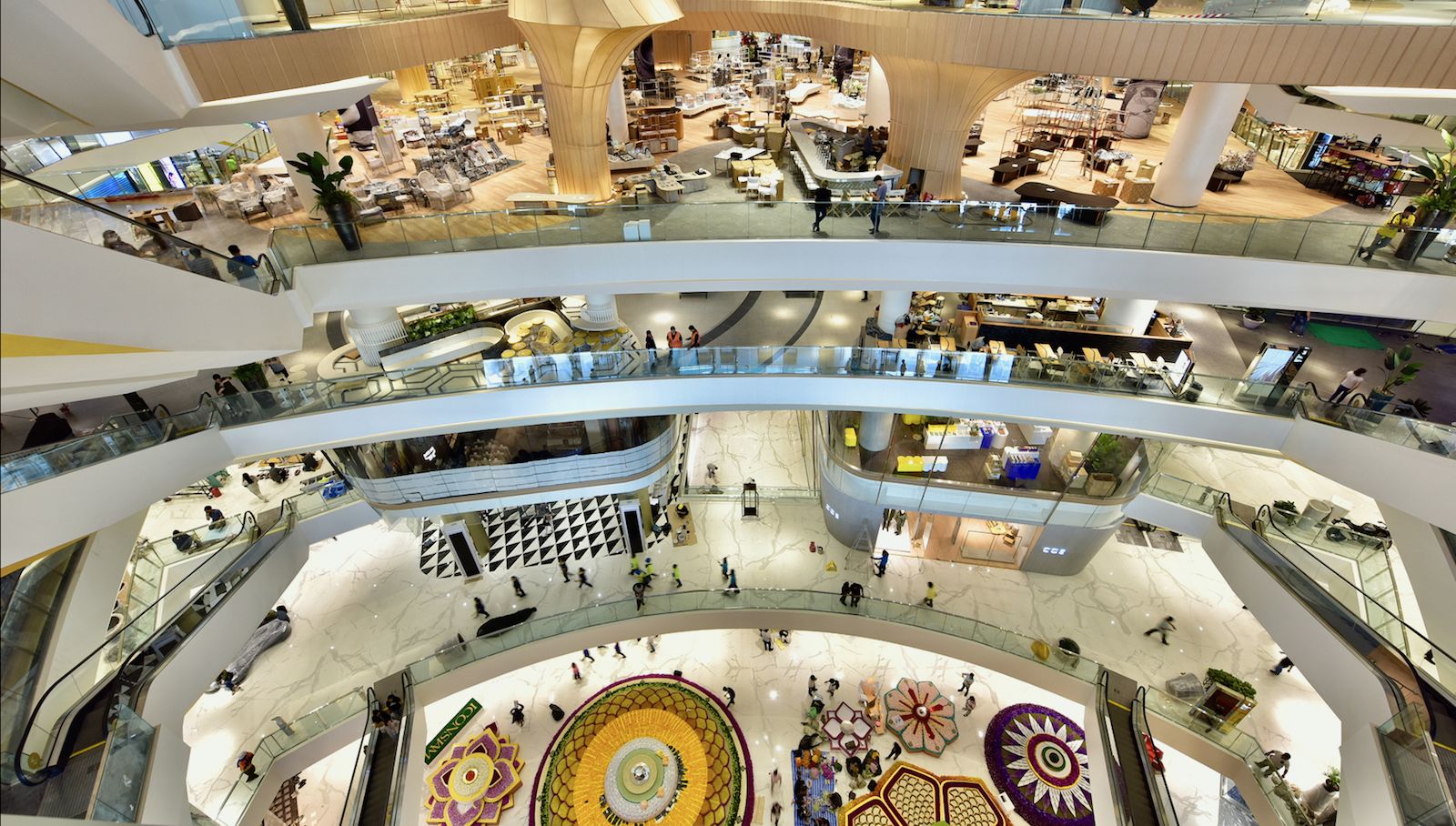 Icon Siam, Plaza Shopping Mall in the Modern Building in Structure of  Conceptual Architecture, Interior Design Decoration in Editorial Image -  Image of hall, consumerism: 134223850