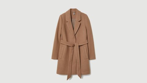 <strong>Women's clothing and accessories Christmas gift ideas: </strong><strong>H&M Coat with Tie Belt ($69.99; </strong><a href="https://www2.hm.com/en_us/productpage.0614622019.html" target="_blank"><strong>hm.com</strong></a><strong>) </strong>
