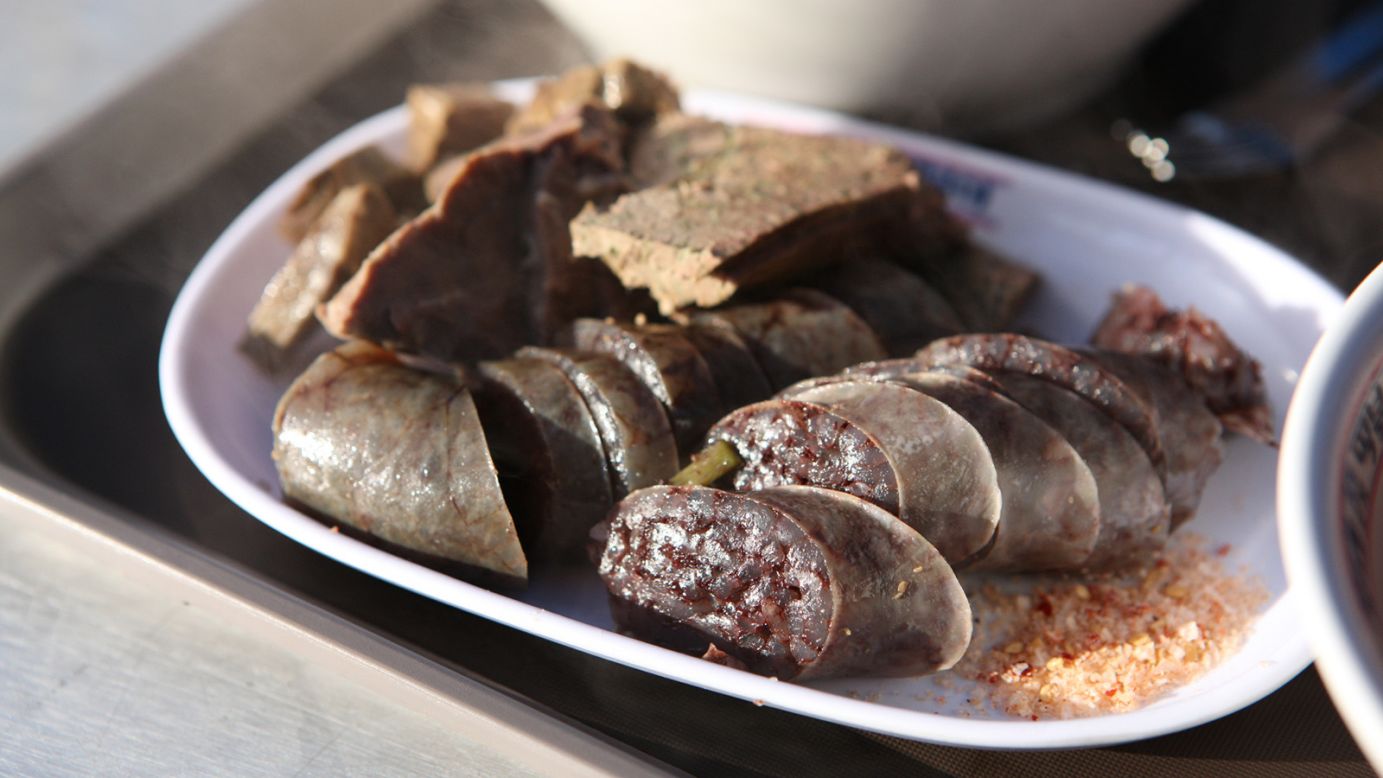 <strong>Sundae: </strong>Another street food staple, sundae is pig intestine with a stuffing of cellophane noodles, vegetables and meat.
