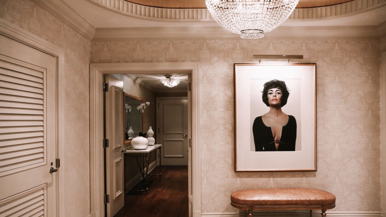 Bungalow 5 at The Beverly Hills Hotel was a favorite haunt of actress Elizabeth Taylor.