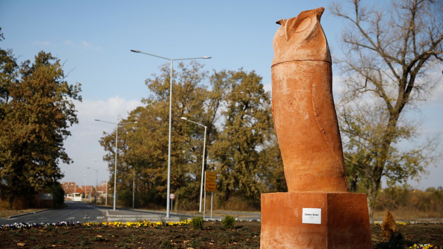 An owl statue in the Serbian city of Kikinda has drawn criticism from locals, who have likened the design to a phallus. 