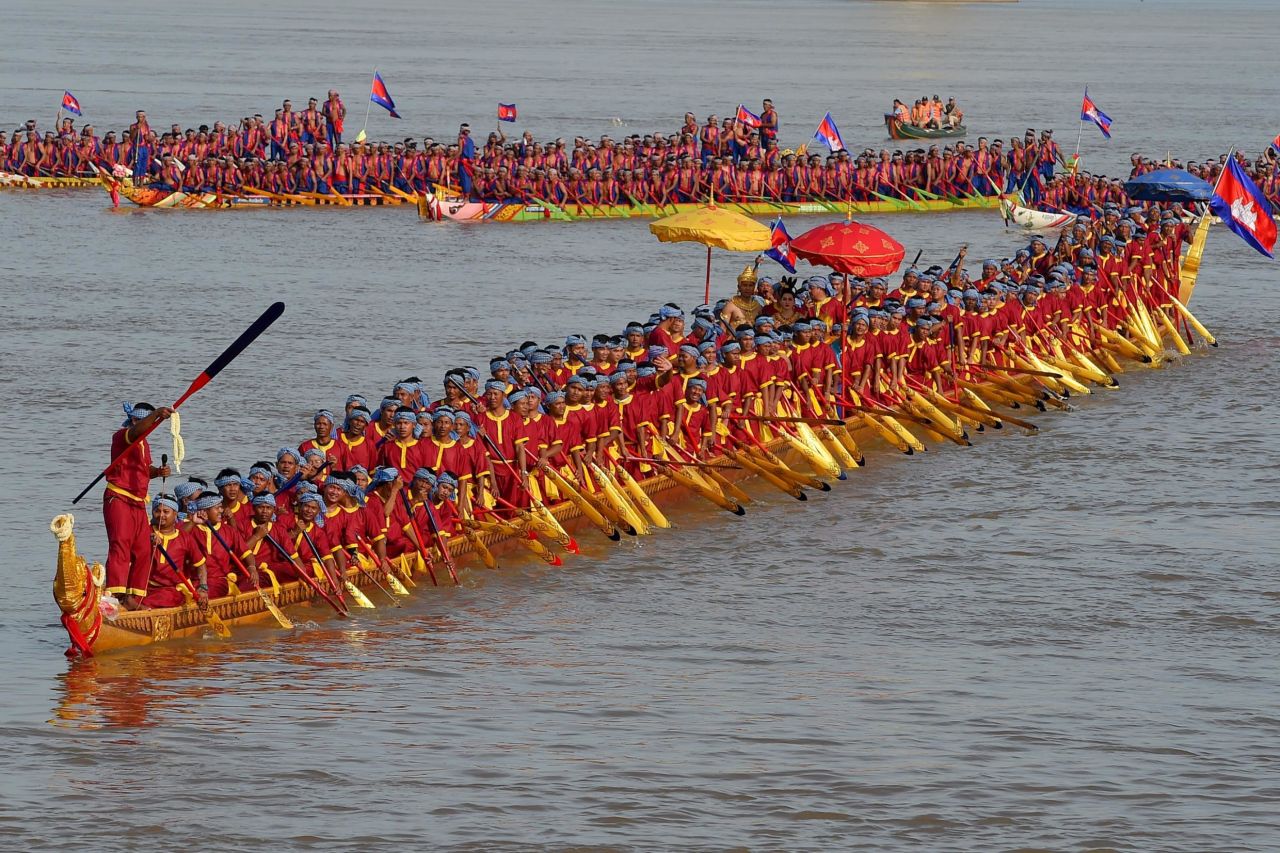 Another water festival takes place in Cambodian capital Phnom Penh each November to commemorate the end of monsoon season. This  long dragon boat carrying 179 rowers and measuring 87.3 meters will be on display during this year's water festival.<br />