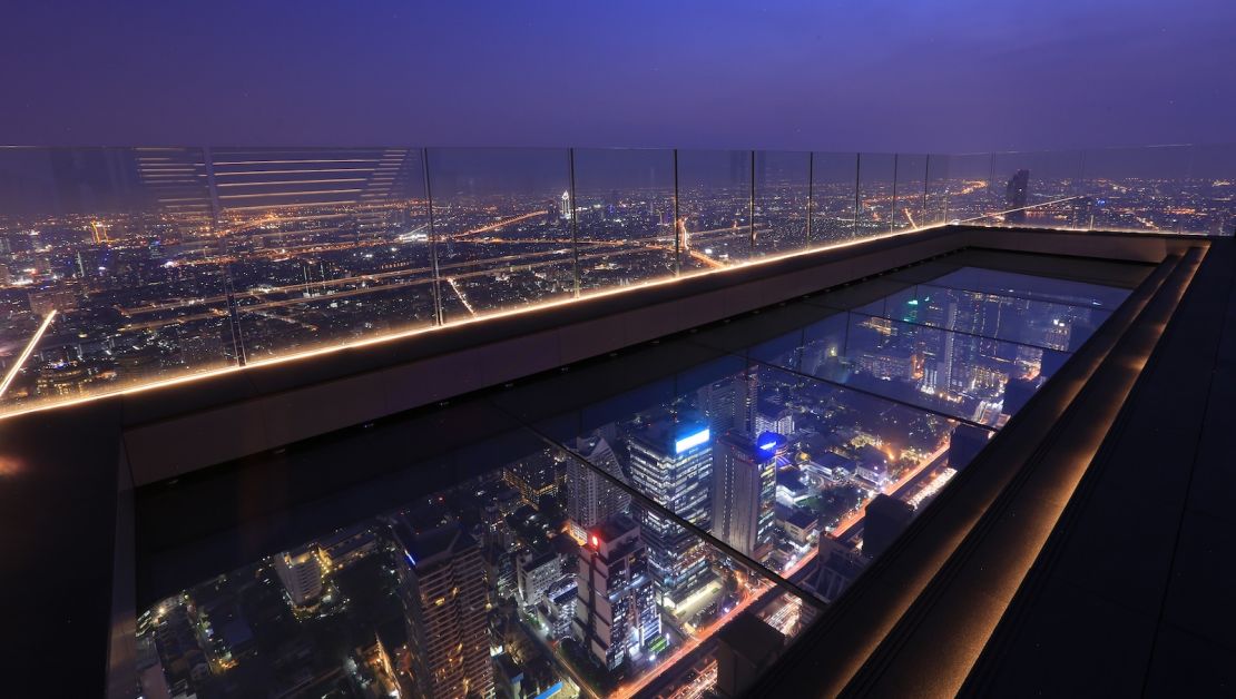The Mahanakhon SkyWalk features a glass floor, which juts out over the edge of the skyscraper. 