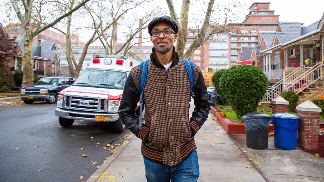 New York emergency room doctor <a href="http://www.cnn.com/2018/04/26/health/cnnheroes-rob-gore-kings-against-violence-initiative/index.html" target="_blank">Rob Gore</a> helped create the Kings Against Violence Initiative, an organization that hosts anti-violence programs at Kings County hospital, local schools and in the broader community. The nonprofit, which serves more than 250 young people, also provides "hospital responders" to assist victims of violence and their families.