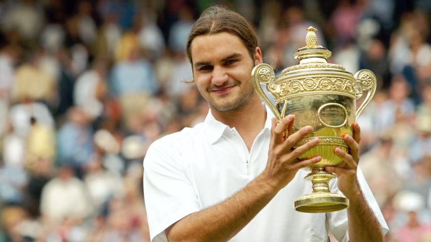 LONDON, UNITED KINGDOM - JULY 06:  Wimbledon 2003, London; Maenner/Einzel/Finale; Sieger Roger FEDERER/SUI  (Photo by Bongarts/Getty Images)