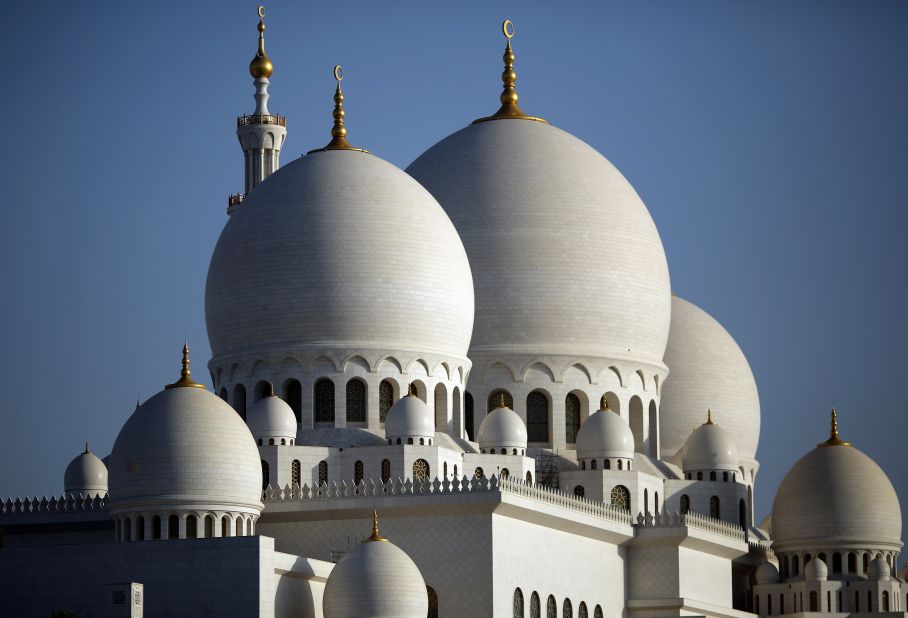 <strong>Record roof:</strong> The vast structure is topped by 82 white marble domes, including one of the largest of its kind anywhere in the world. 