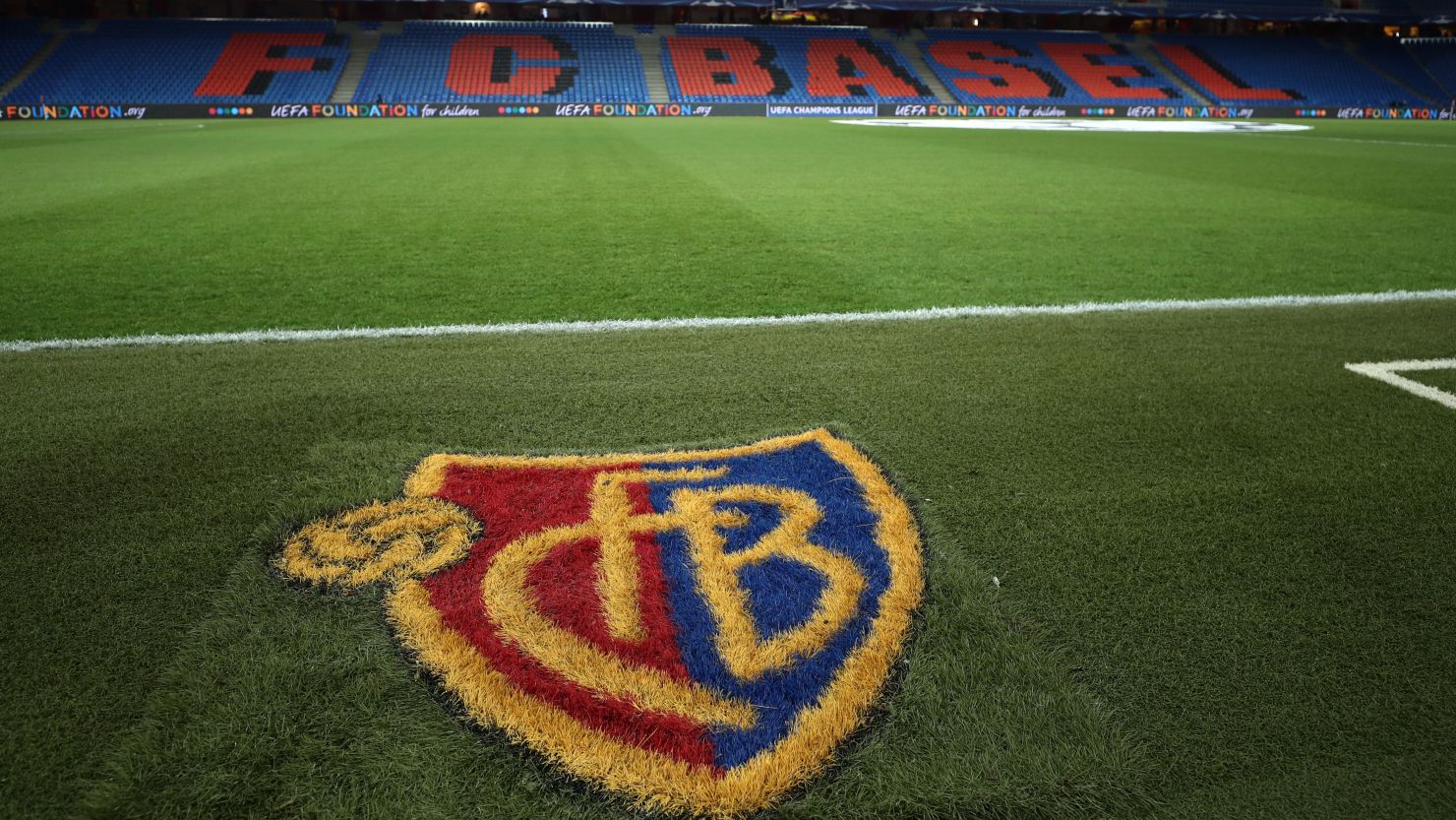 FC Basel has been criticized for its treatment of the women's team at an anniversary gala.