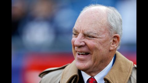 <a href="https://www.cnn.com/2018/11/23/sport/bob-mcnair-houston-texans-obit/index.html" target="_blank">Bob McNair</a>, the founder and longtime owner of the NFL's Houston Texans, died November 23, after a long battle with cancer, a team spokeswoman said. He was 81.