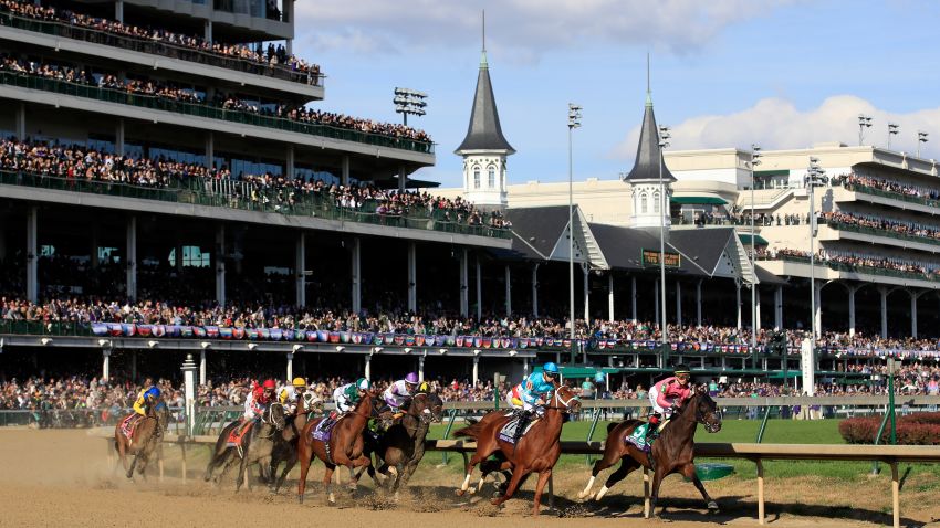 LOUISVILLE, KY - NOVEMBER 03:  The field runs the first turn in the Breeders' Cup Distaff during day 2 of the Breeders' Cup at Churchill Downs on November 3, 2018 in Louisville, Kentucky.  (Photo by Andy Lyons/Getty Images)