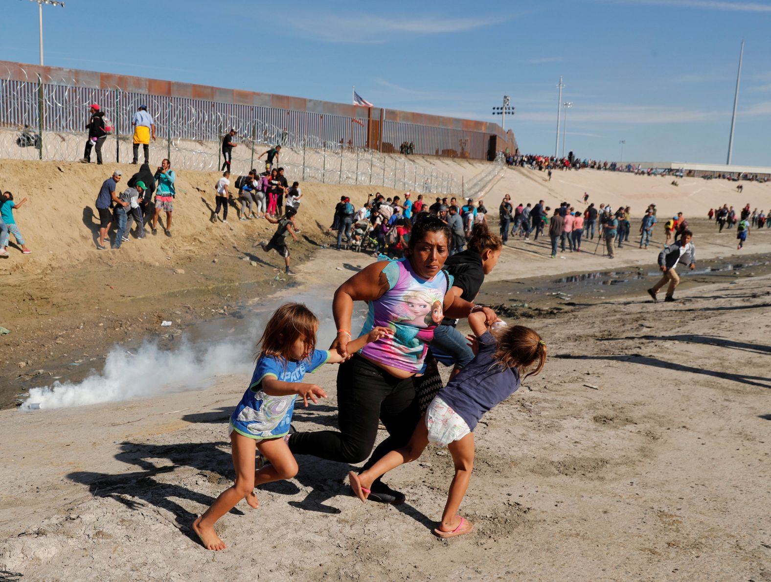 Reuters photojournalist Kim Kyung-Hoon said he previously spotted this Honduran family at a migrant shelter. But he wasn't able to speak with them much. The photojournalist's colleagues at Reuters later learned that the woman was trying to bring her children to the US to be reunited with their father, who lives in Louisiana. 