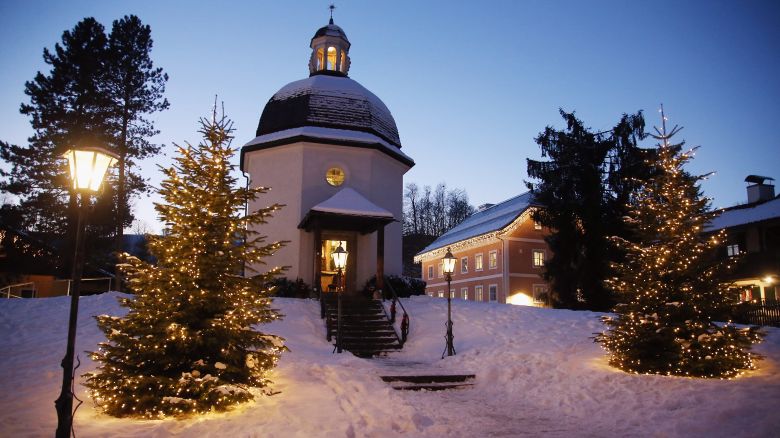 OBERNDORF BEI SALZBURG, AUSTRIA - JANUARY 06:  Outside view of the snow covered so called 'Silent-Night'-memorial-chapel on January 6, 2017 Oberndorf bei Salzburg, Austria. In 1818 at Christmas Eve the Christmas carol 'Silent Night Holy Night' ('Stille Nacht Heilige Nacht') was heard for the first time in the St. Nicholas church of Oberndorf. The lyrics 'Silent Night Holy Night' were written by the priest Joseph Mohr, the melody was composed by the school teacher Franz-Xaver Gruber. The 'Silent-Night'-memorial-chapel replaced the formerly destructed St.Nicholas parrish church.  (Photo by Johannes Simon/Bongarts/Getty Images)