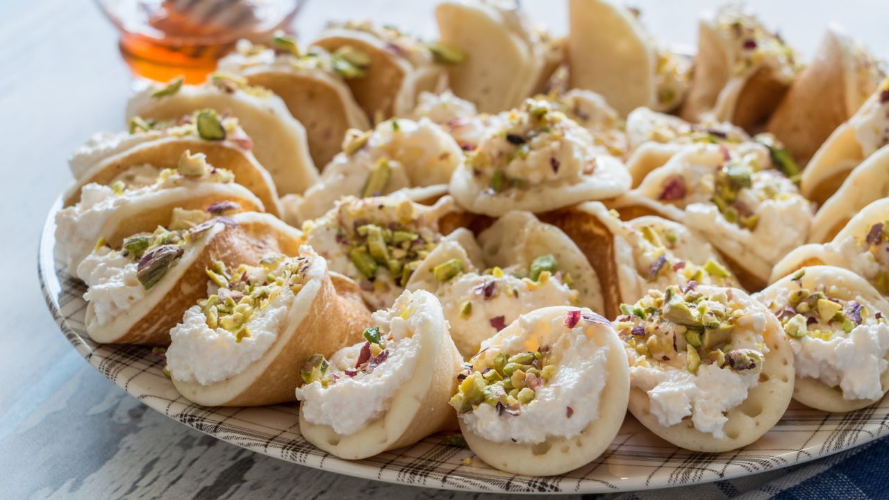 44 50 sweets travel_qatayef