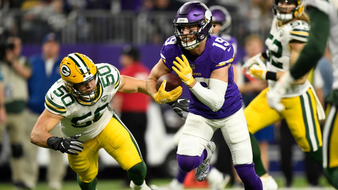 Thanks in part to this 14-yard touchdown by Vikings wide receiver Adam Thielen, Minnesota defeated Green Bay on Sunday to improve to 6-4.