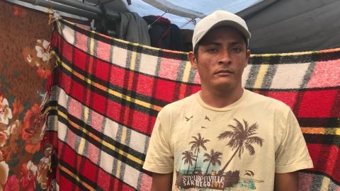 Cesar Nuñez says he was threatened after witnessing and reporting a crime in Honduras. He hopes to seek asylum in the United States.