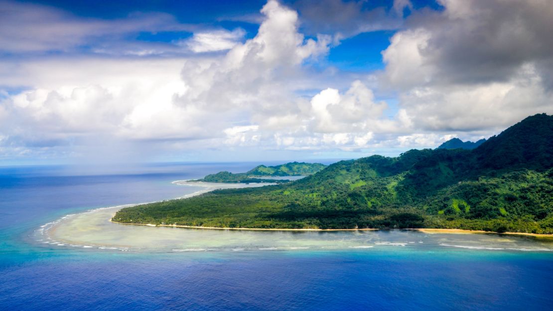 The descent into Kosrae.