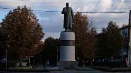 Statues of Russian figures, including soviet World War II generals are also common in Poltava, a permanent reminder of how Ukrainian and Russian history intertwine. 