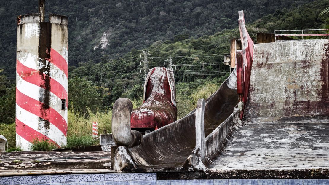 The park was abandoned following politician Antonio Albano Reis's death. 