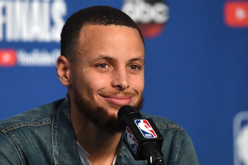 curry 5 moon landing