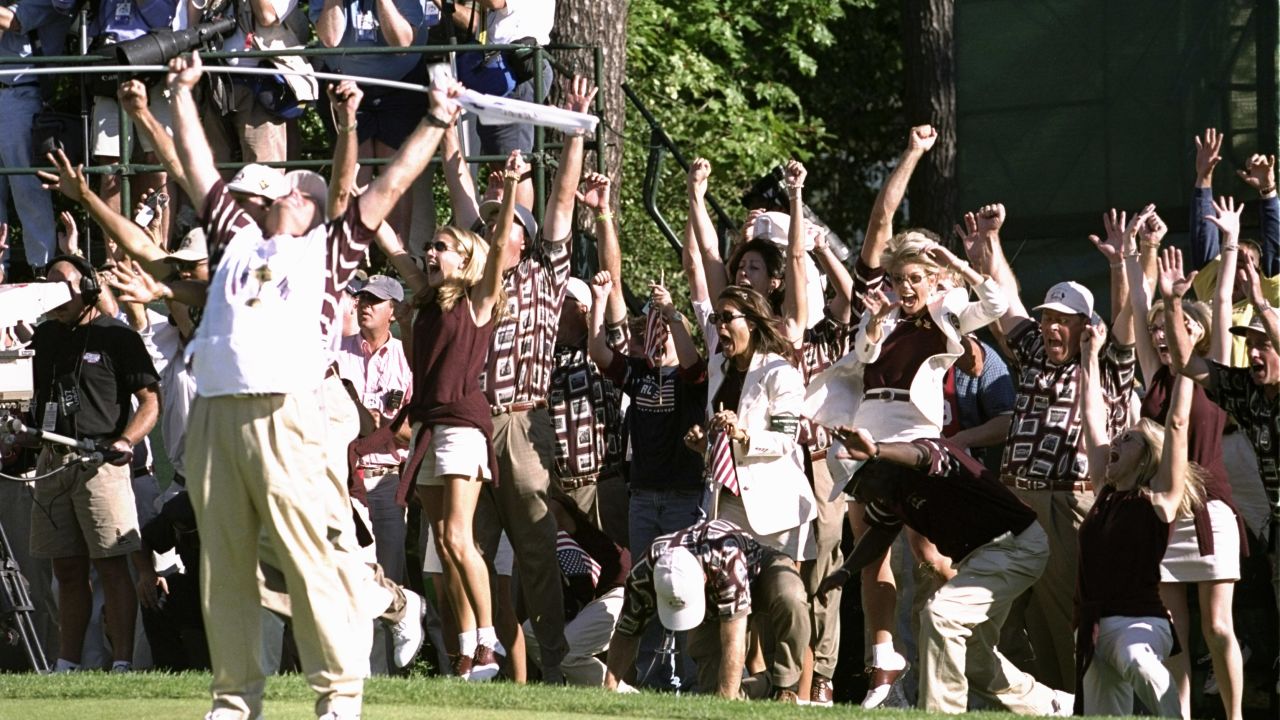 26 Sep 1999:  The USA team celebrates after Justin Leonard sunk a huge putt during the 33rd Ryder Cup match played at the Brookline CC in Boston, Massachusetts, USA. \ Mandatory Credit: Craig Jones /Allsport