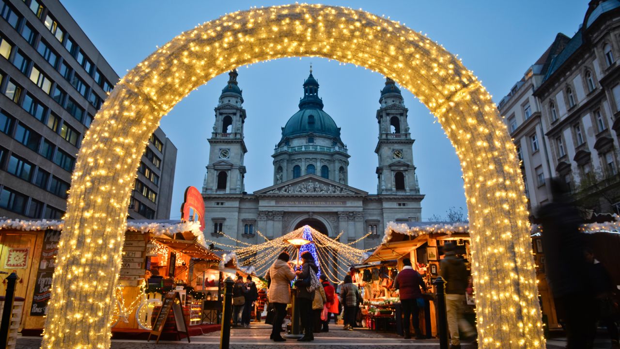 The Christmas market on St. Stephen's Square has the St. Stephen's Basilica as its backdrop.