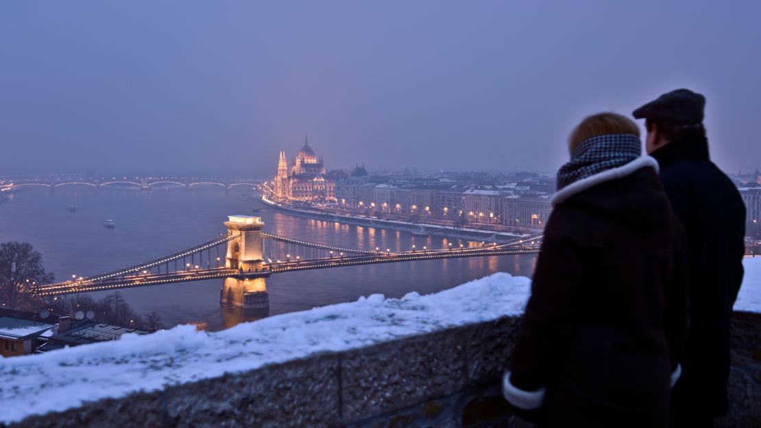 Winter cruises are an ideal way to see the city during the festive season. 