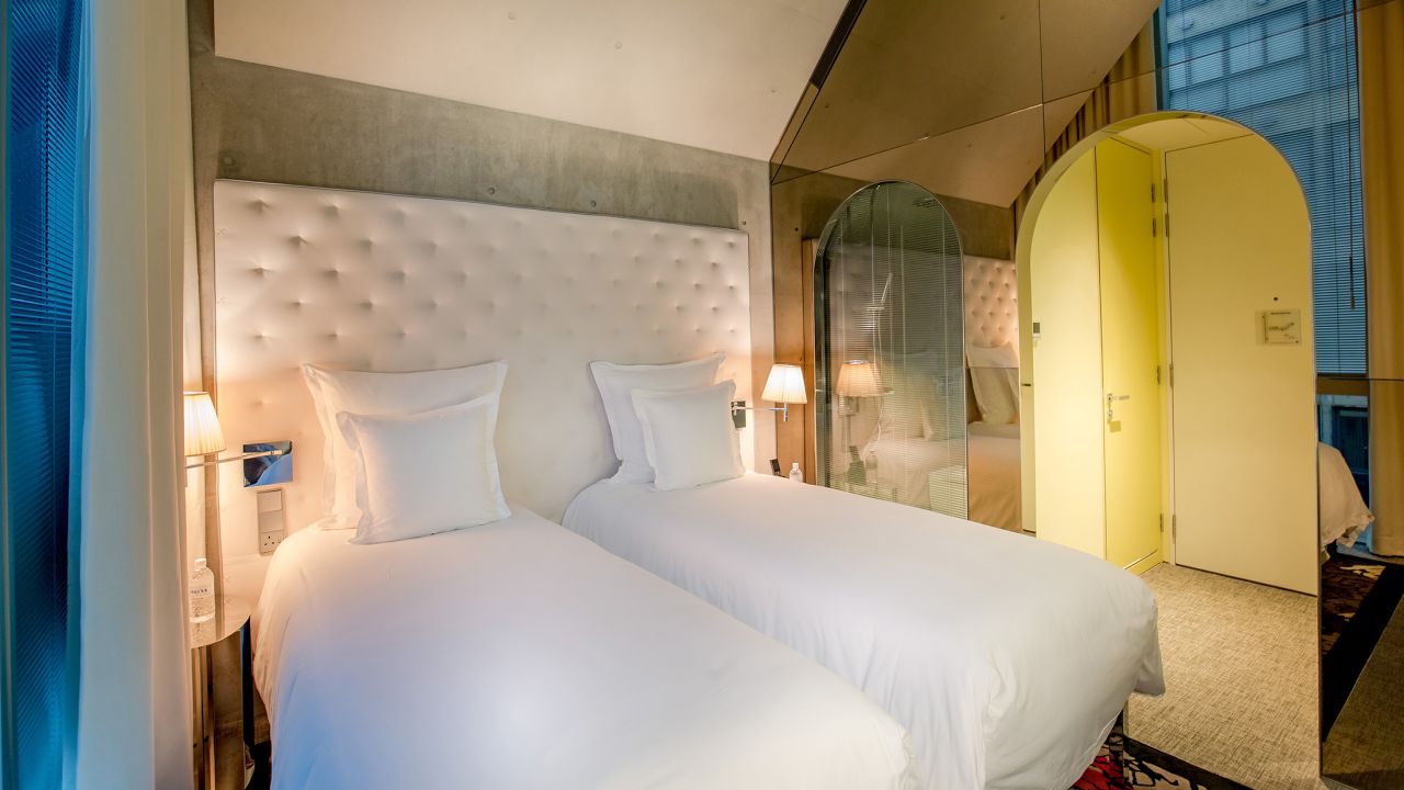 <strong>M Hotel: </strong>A boutique offering with affordable rates and a local feel characterize this property set on the Singapore River.