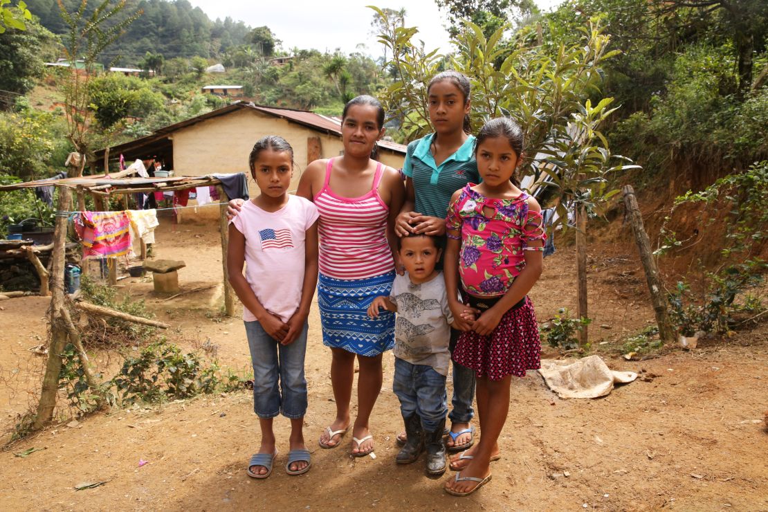 Delmi Amparo Hernández with her four children.