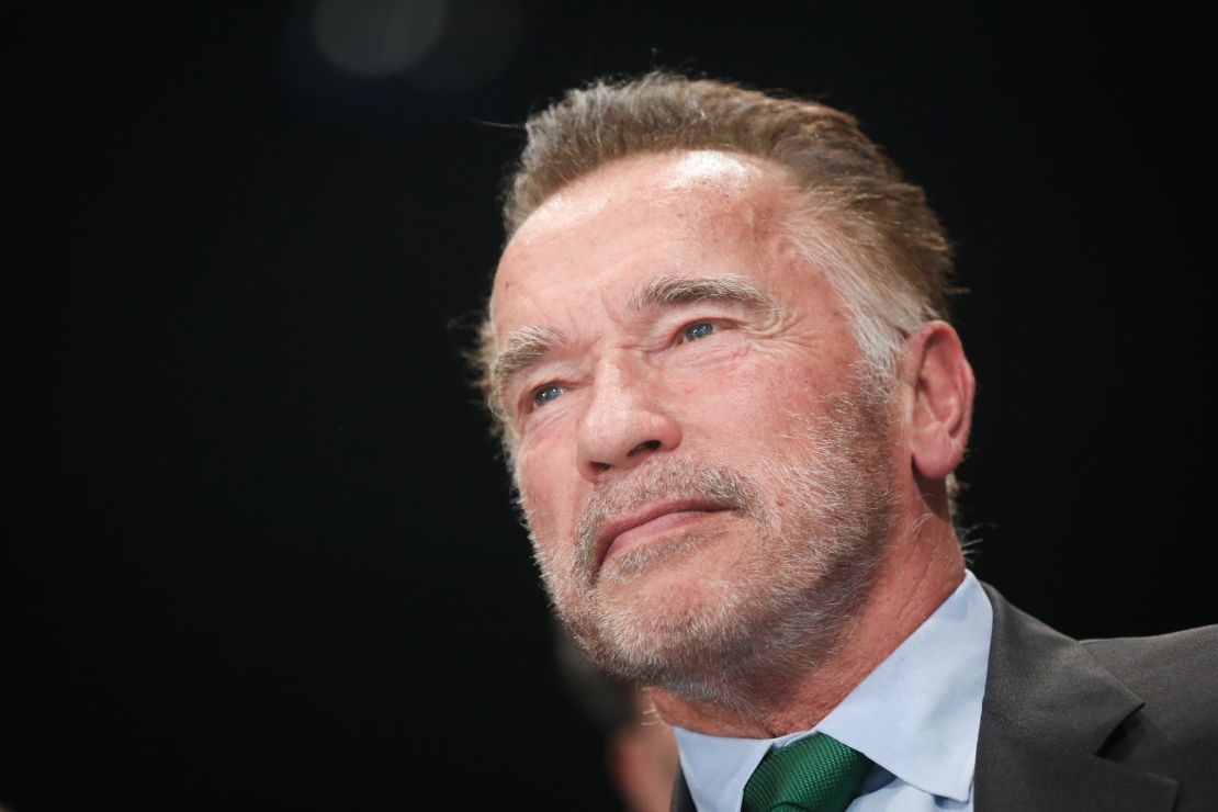Arnold Schwarzenegger 1203