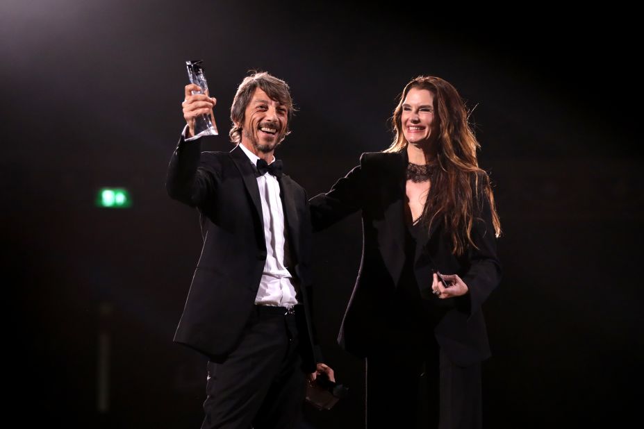 Brooke Shields presented Pier Paolo Piccioli for Valentino with the award for Designer of the Year.