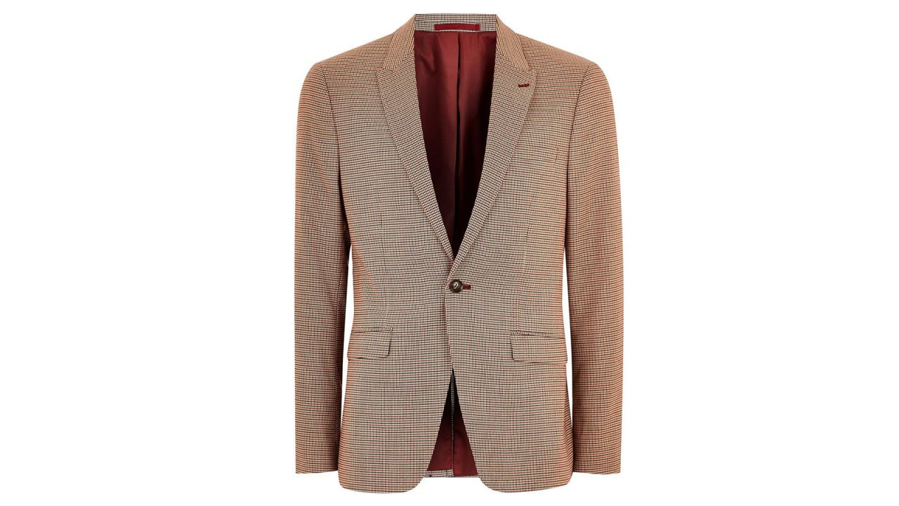 <strong>Fashionable gifts for dad: The blazer</strong><br />Red Stone Houndstooth Skinny Blazer ($195; <a href="https://click.linksynergy.com/deeplink?id=Fr/49/7rhGg&mid=35859&u1=1211mensfashiongifts&murl=http%3A%2F%2Fus.topman.com%2Fen%2Ftmus%2Fproduct%2Fclothing-172005%2Fmens-blazers-3547074%2Fred-stone-houndstooth-skinny-blazer-8047495" target="_blank" target="_blank">topman.com</a>)