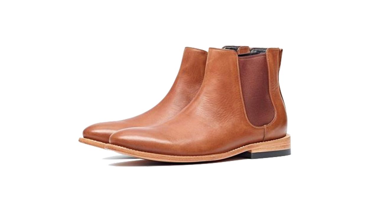 <strong>Fashionable gifts for dad: The boots</strong><br />Nisolo Chelsea Boots ($238; <a href="http://www.anrdoezrs.net/links/8314883/type/dlg/sid/1211mensfashiongifts/https://nisolo.com/collections/mens-boots-chukkas/products/mens-chelsea-boot-brown" target="_blank" target="_blank">nisolo.com</a>)
