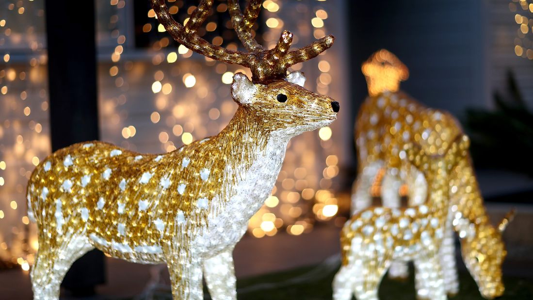 prangende Rationel Spild Christmas decorations around the world | CNN