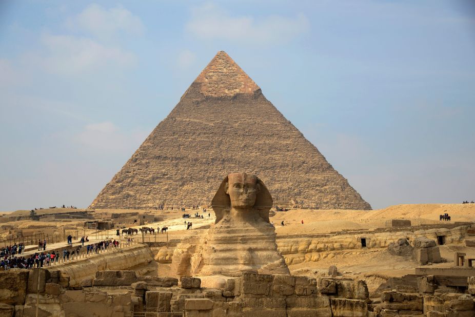<strong>Pyramid of Khafre: </strong>A head-on view of the Sphinx in front of the Pyramid of Khafre at Giza.
