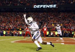 Wide receiver Mike Williams celebrates after catching a 2-point conversion with 4 seconds remaining in the game to put the Chargers up 29-28.