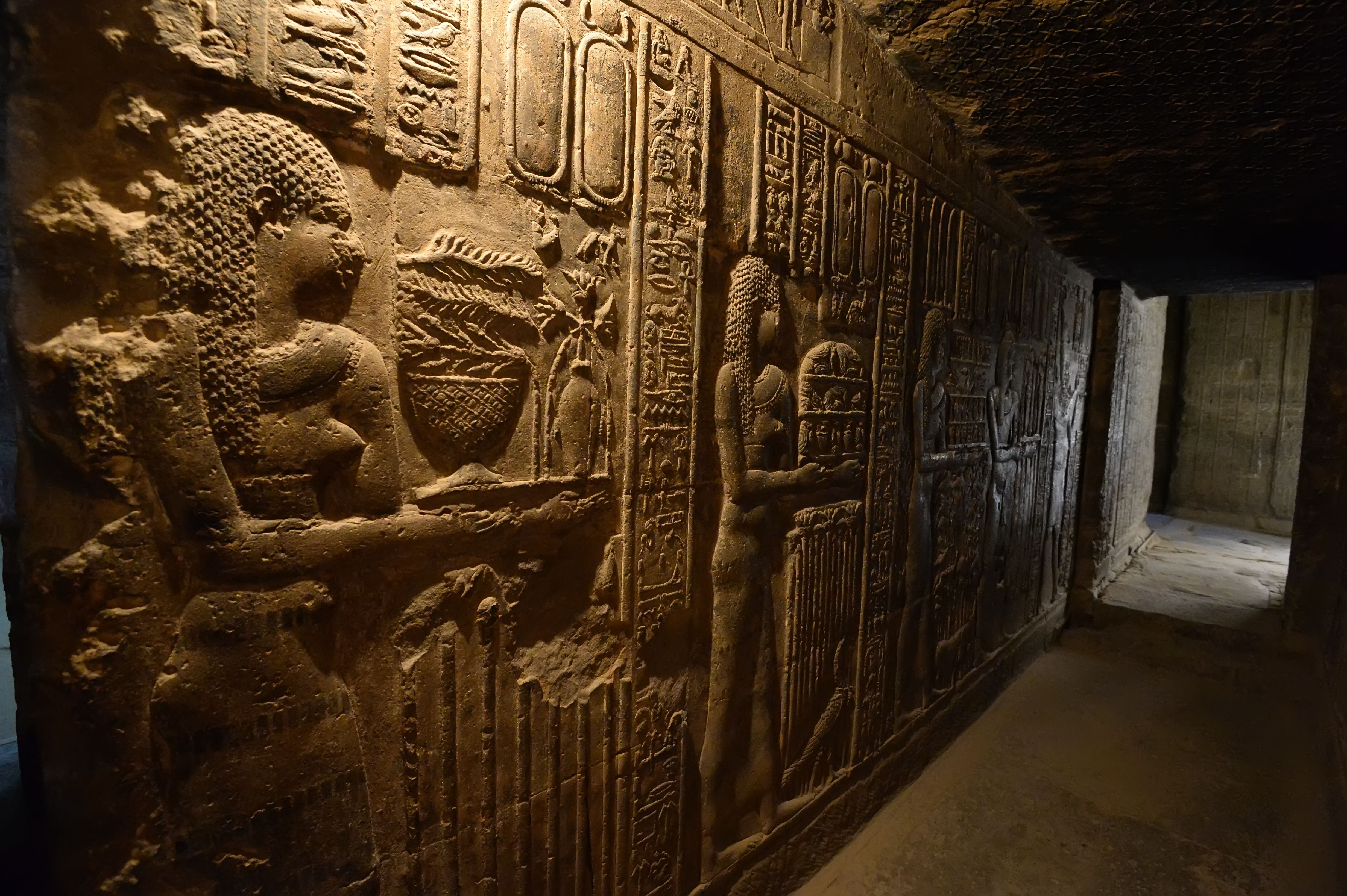 inside egyptian tombs