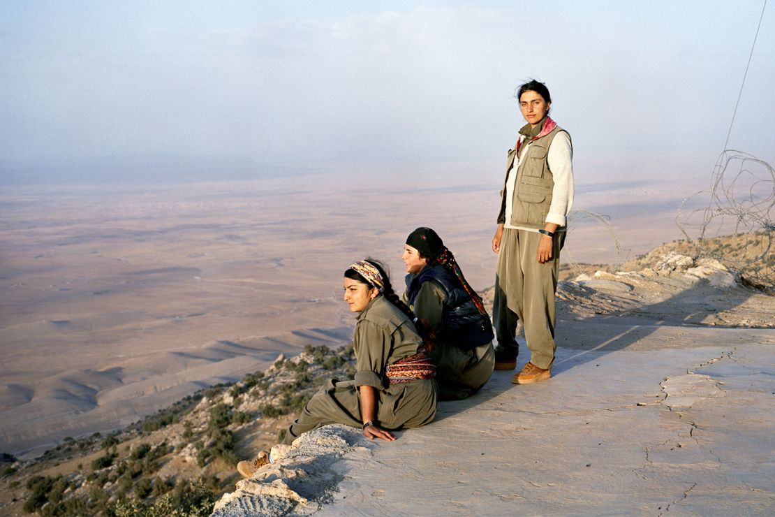 Kurdish female soldiers top