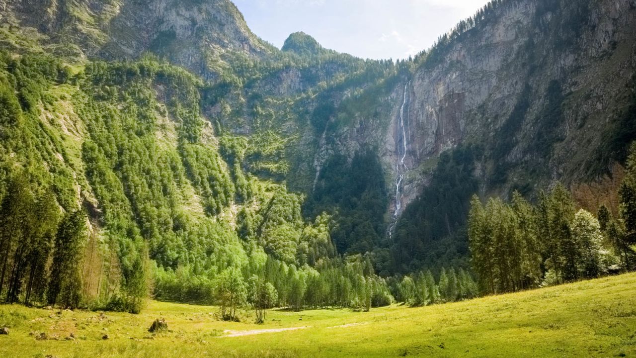 The spectacular Röthbachfall can be reached via a boat ride.