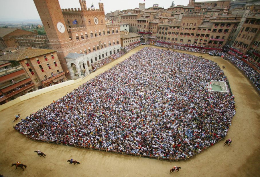 Simply put, there is no racecourse in the world quite like the Piazza del Campo in Italy. Its origins date back to medieval times when jockeys rode buffalo. The piazza is packed with spectators with racing around the outside.