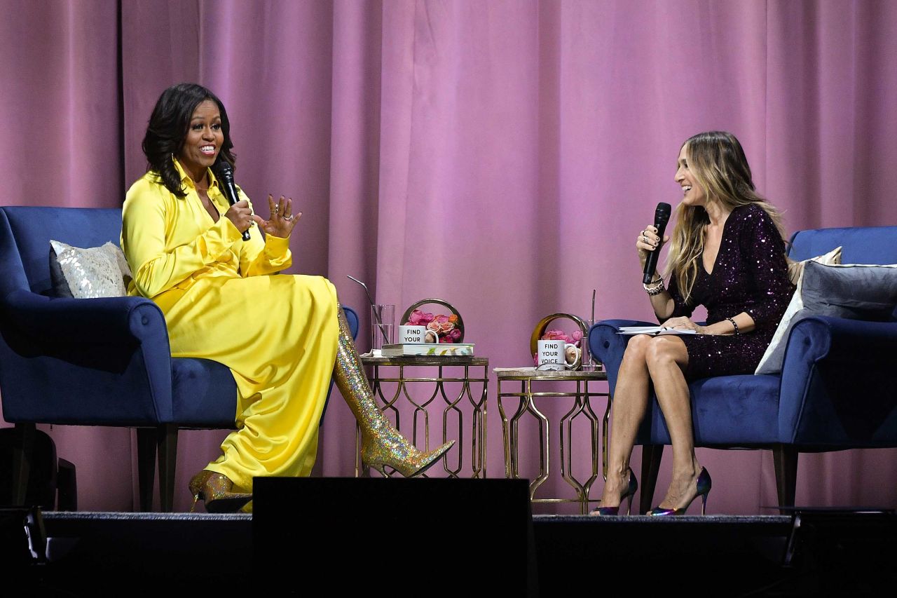 Michelle Obama discusses her book "Becoming" with Sarah Jessica Parker in 2018. 