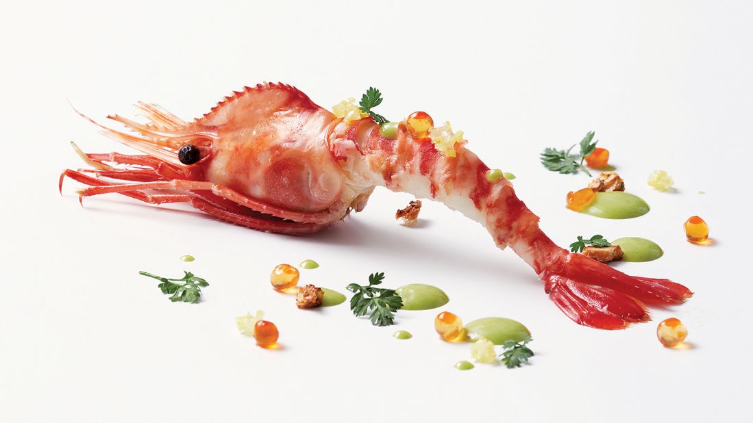 <strong>Three famous shrimps: </strong>If budget is no obstacle, you can try all three kinds of Dokdo shrimp: Chicken Shrimp, Flower Shrimp and Peach Flower shrimp, which is the rarest.