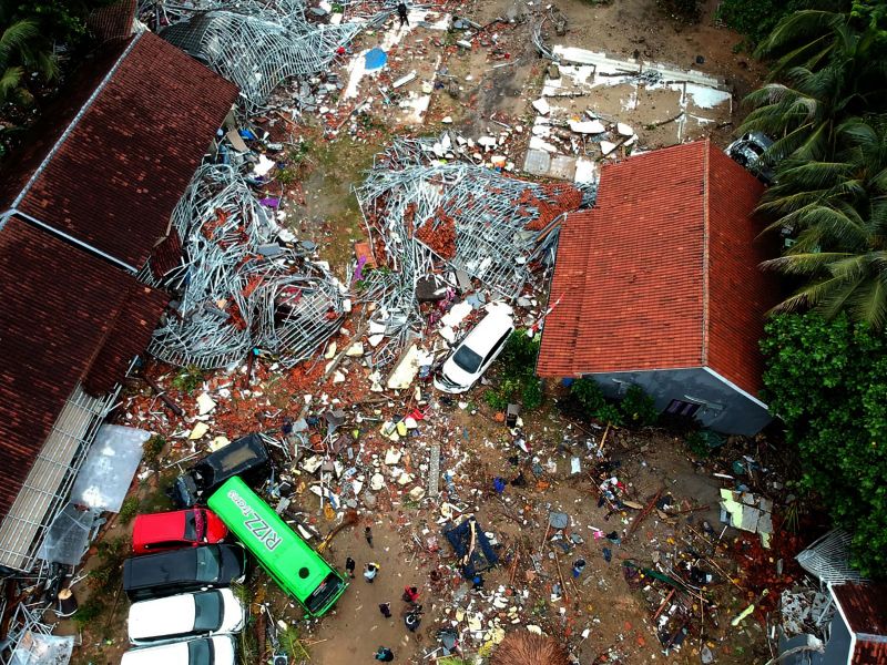 Indonesia Tsunami: Grim Search For Survivors Continues | CNN