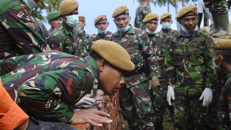 Indonesia Tsunami: Grim Search For Survivors Continues | CNN