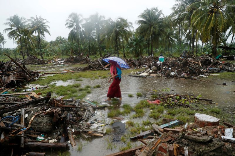 In pictures Latest tsunami hits Indonesia beaches CNN