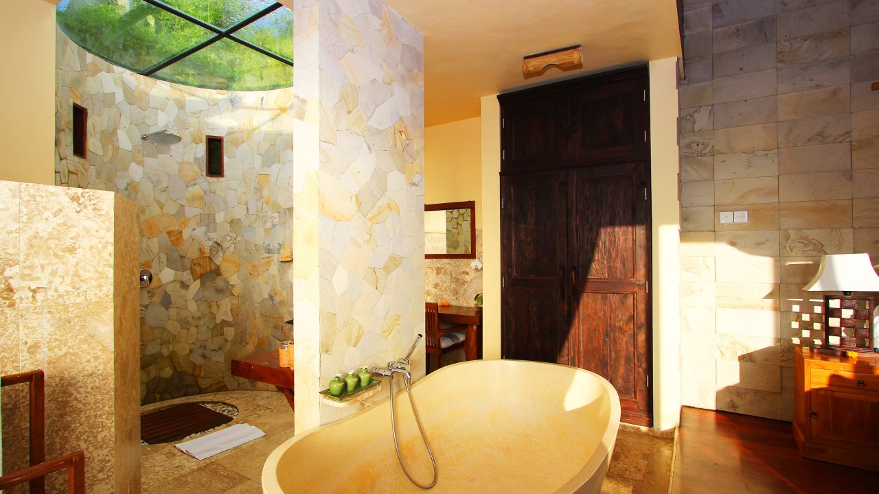 <strong>Munduk Moding Plantation Hotel, Bali:</strong> Its 12 villas and suites are decorated with tropical hardwood furniture, Balinese textiles and hand-finished terrazzo bathtubs. 