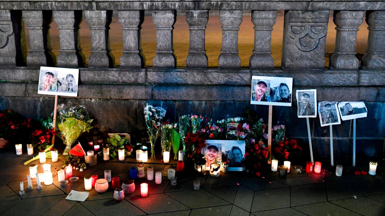 Tributes to the memory of Jespersen and Ueland are seen in Copenhagen in December.