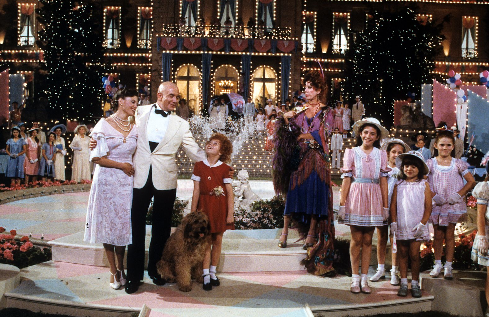 Burnett co-stars in the 1982 musical film "Annie."