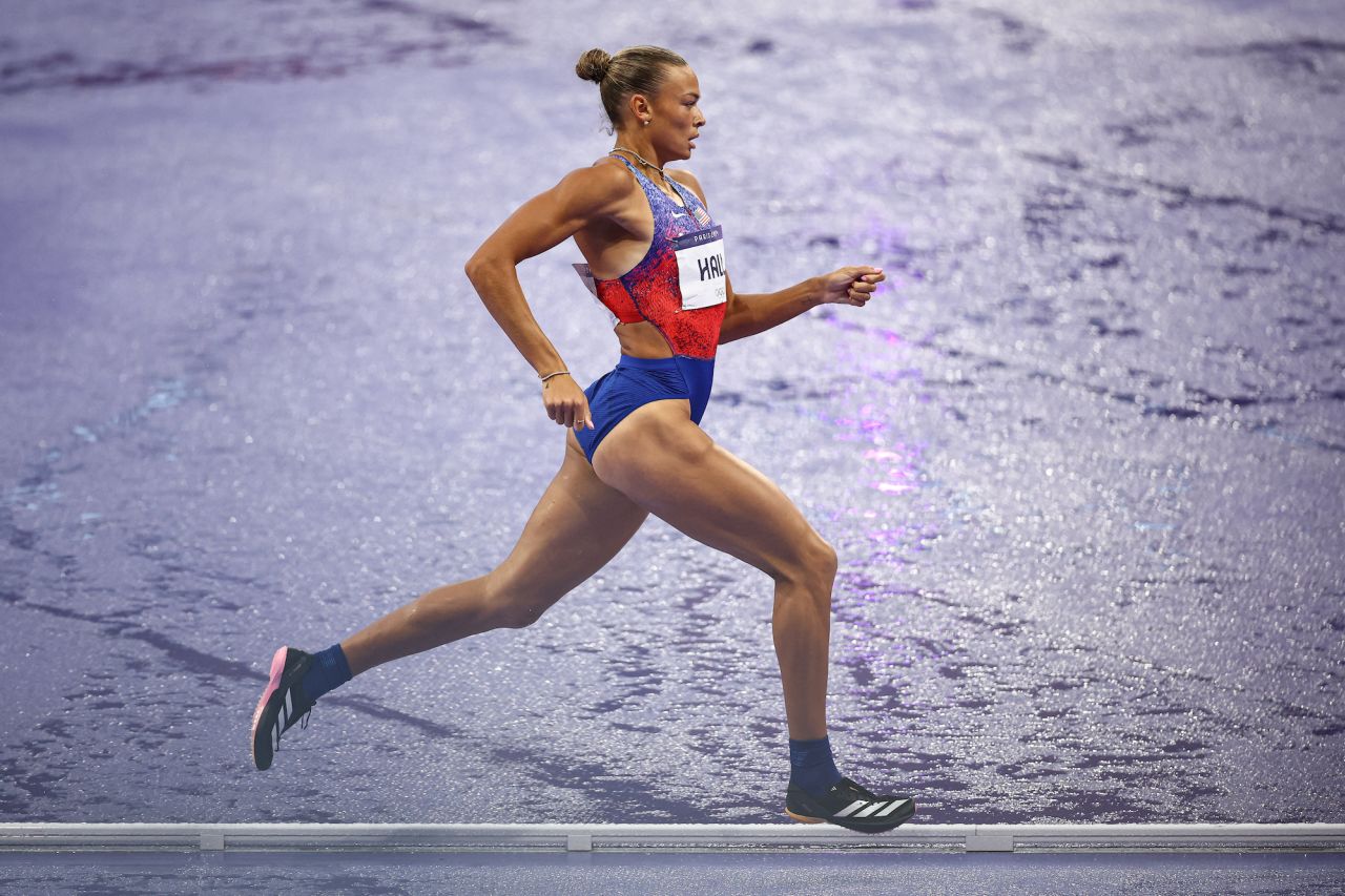 Anna Hall competes in the women's heptathlon 800m.