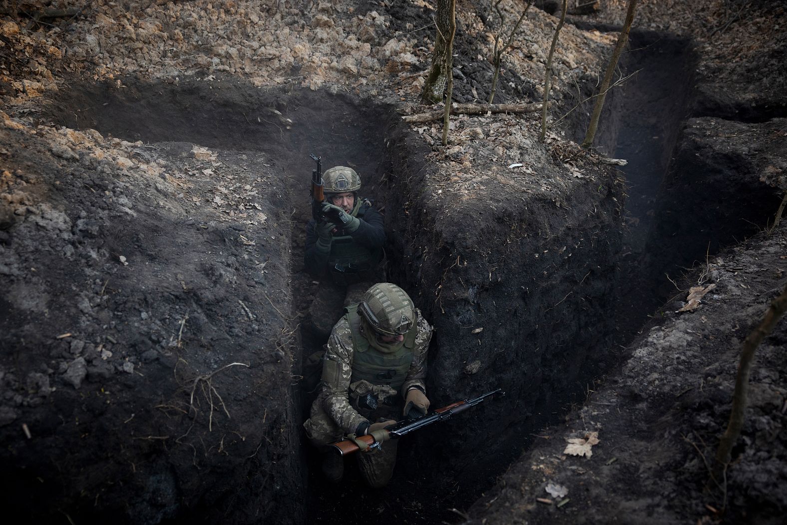 Ukrainian soldiers train in the Donbas region of eastern Ukraine on Thursday, February 13.